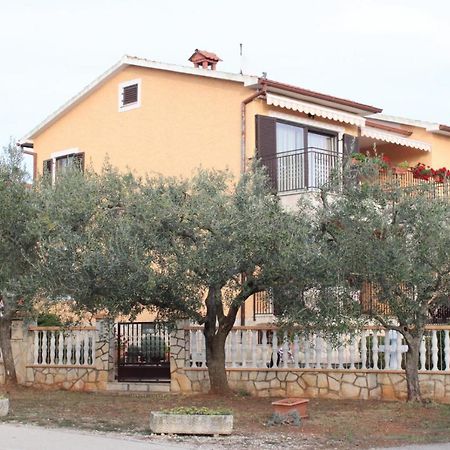 Lily'S Lovely Apartments Fažana Esterno foto