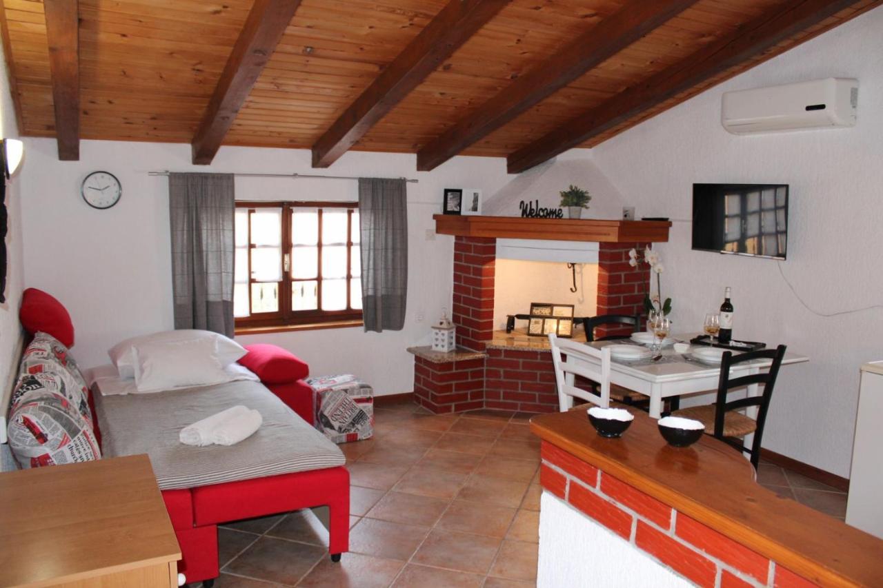 Lily'S Lovely Apartments Fažana Esterno foto