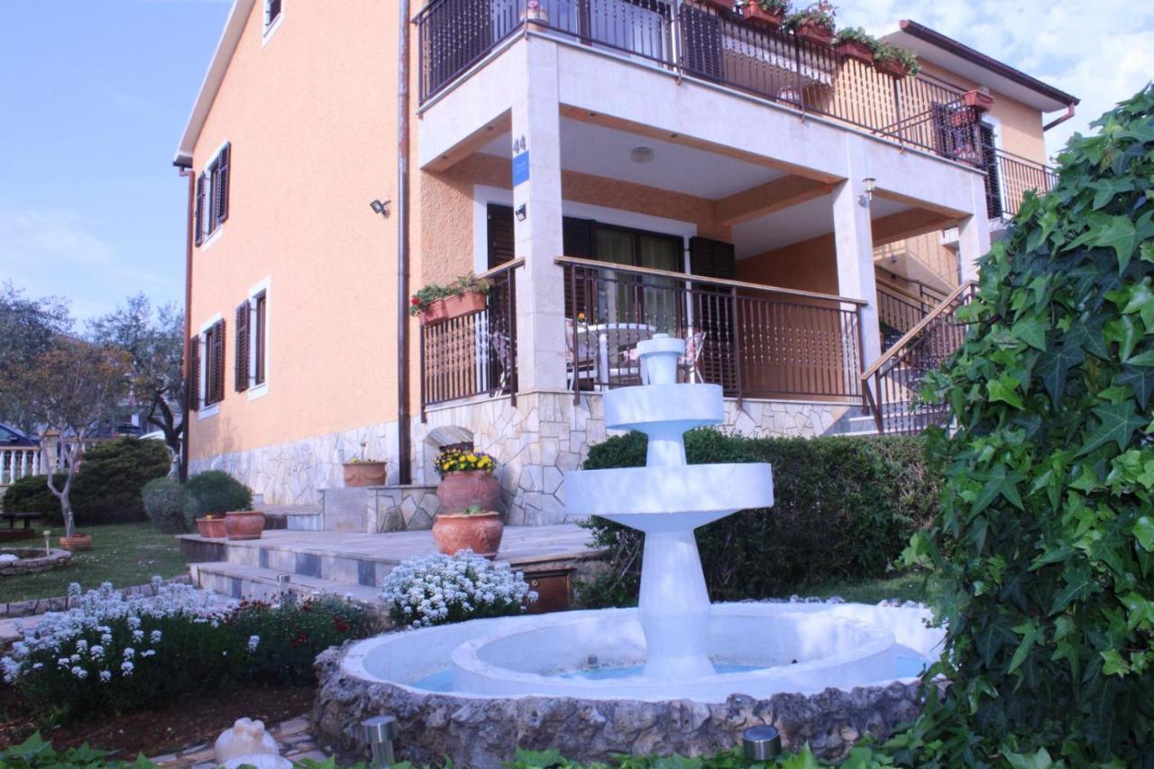 Lily'S Lovely Apartments Fažana Esterno foto