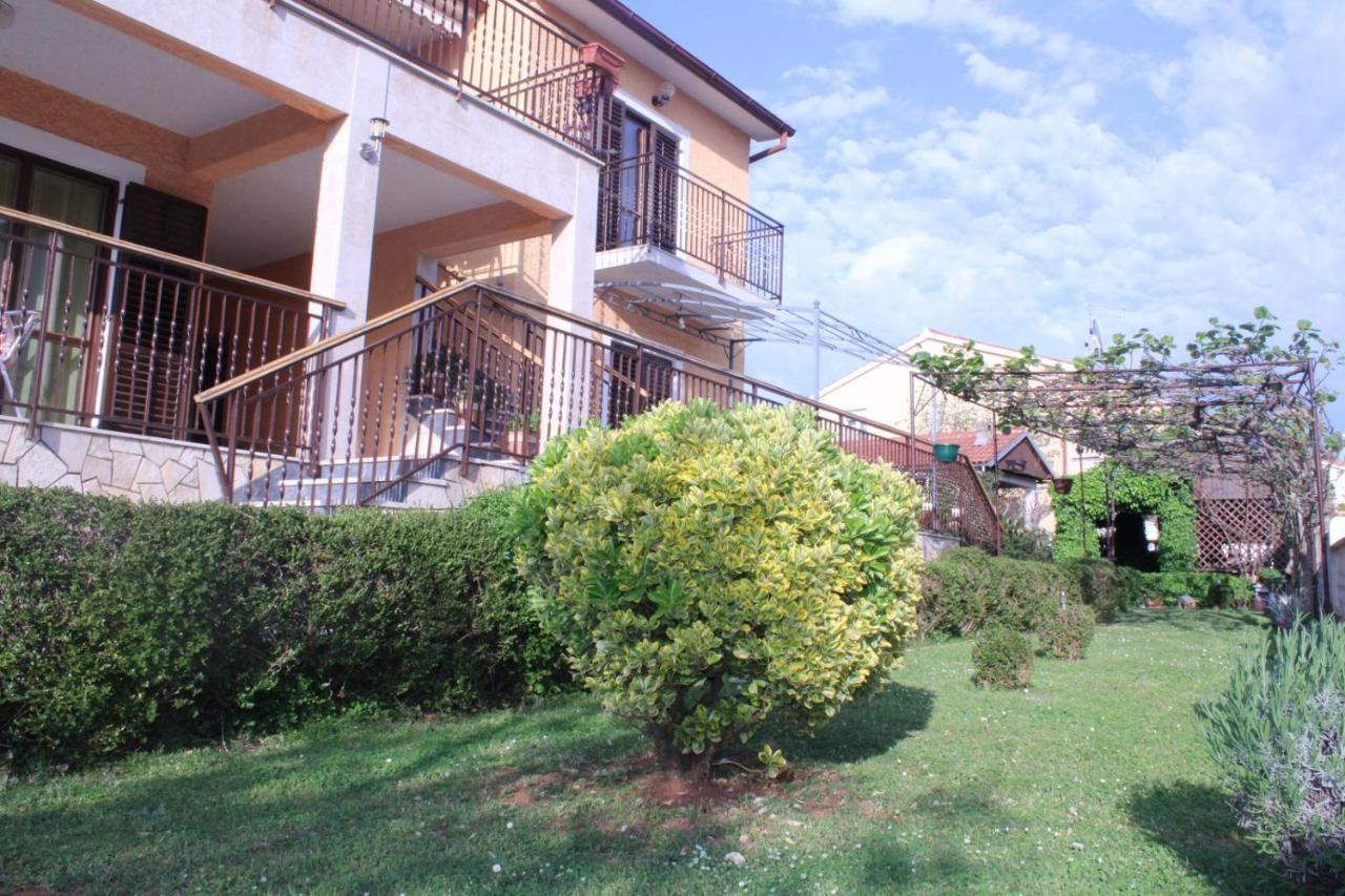 Lily'S Lovely Apartments Fažana Esterno foto